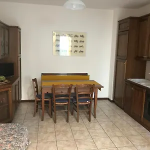  Apartment Guzzi -
